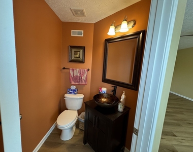 302 Fairgate Drive - Photo Thumbnail 21