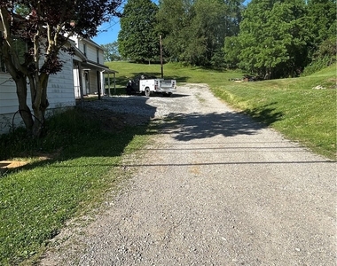 745 Manifold Rd - Photo Thumbnail 3