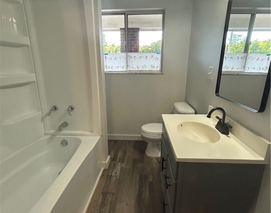 745 Manifold Rd - Photo Thumbnail 12