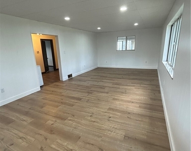 745 Manifold Rd - Photo Thumbnail 14
