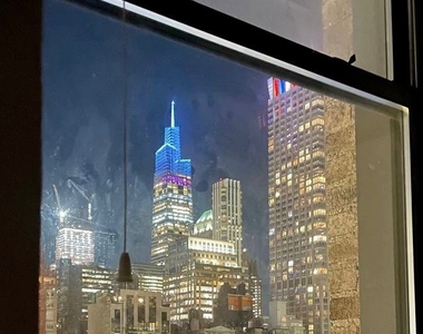West 34th Street - Photo Thumbnail 2