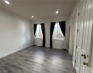 8628 Scarsdale Drive - Photo Thumbnail 56