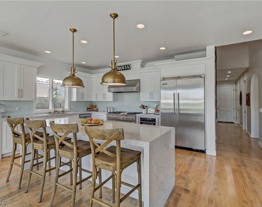 8628 Scarsdale Drive - Photo Thumbnail 17