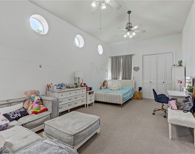 8628 Scarsdale Drive - Photo Thumbnail 31
