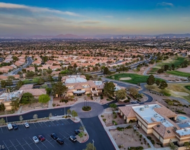 10513 Shanna Trellis Avenue - Photo Thumbnail 52