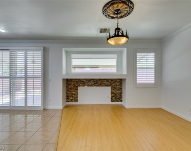 10513 Shanna Trellis Avenue - Photo Thumbnail 8
