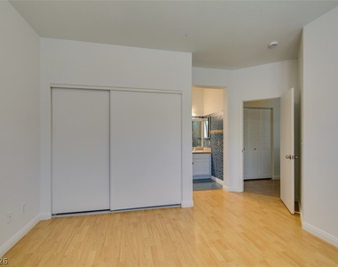 10513 Shanna Trellis Avenue - Photo Thumbnail 32
