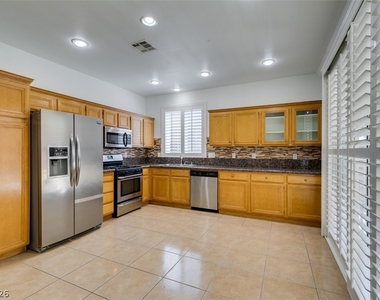 10513 Shanna Trellis Avenue - Photo Thumbnail 20