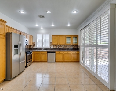 10513 Shanna Trellis Avenue - Photo Thumbnail 19