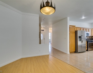 10513 Shanna Trellis Avenue - Photo Thumbnail 14