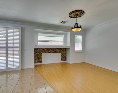 10513 Shanna Trellis Avenue - Photo Thumbnail 6