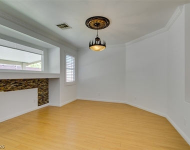10513 Shanna Trellis Avenue - Photo Thumbnail 7
