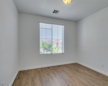 10513 Shanna Trellis Avenue - Photo Thumbnail 27