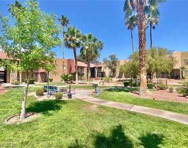 5081 River Glen Drive - Photo Thumbnail 14