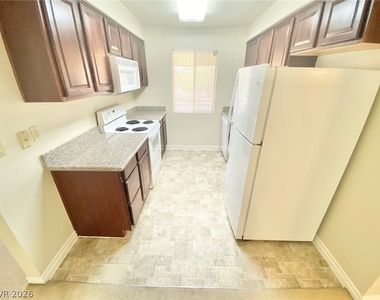 5081 River Glen Drive - Photo Thumbnail 3