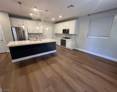 2455 Calestano Avenue - Photo Thumbnail 9