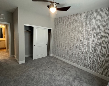 2455 Calestano Avenue - Photo Thumbnail 27