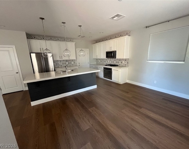 2455 Calestano Avenue - Photo Thumbnail 8