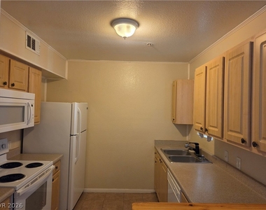 6955 N Durango Drive - Photo Thumbnail 3