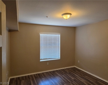 6955 N Durango Drive - Photo Thumbnail 4