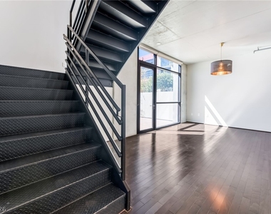 353 E Bonneville Avenue - Photo Thumbnail 11