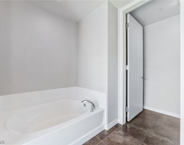 353 E Bonneville Avenue - Photo Thumbnail 29