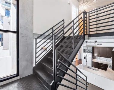 353 E Bonneville Avenue - Photo Thumbnail 10