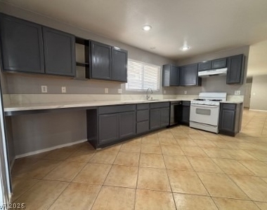 5344 Dawes Court - Photo Thumbnail 7