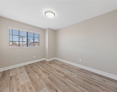 7627 Kalmalii Avenue - Photo Thumbnail 23