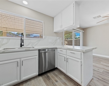 7627 Kalmalii Avenue - Photo Thumbnail 13