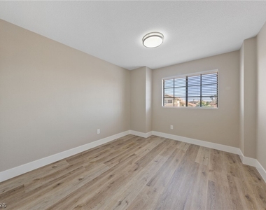 7627 Kalmalii Avenue - Photo Thumbnail 19