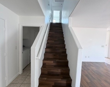 2184 Dragonslayer Avenue - Photo Thumbnail 7