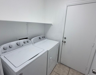 2184 Dragonslayer Avenue - Photo Thumbnail 6