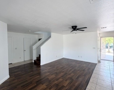 2184 Dragonslayer Avenue - Photo Thumbnail 5