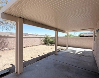 2184 Dragonslayer Avenue - Photo Thumbnail 4
