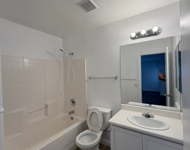 2184 Dragonslayer Avenue - Photo Thumbnail 10