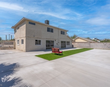 2298 Golden Arrow Drive - Photo Thumbnail 4