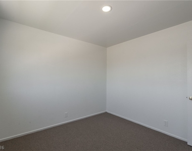 2298 Golden Arrow Drive - Photo Thumbnail 19