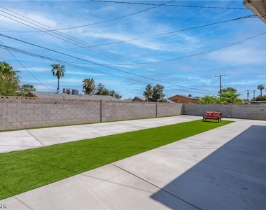 2298 Golden Arrow Drive - Photo Thumbnail 8