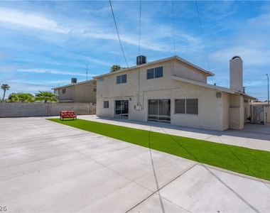2298 Golden Arrow Drive - Photo Thumbnail 7