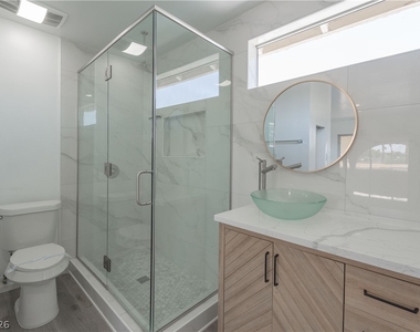 2298 Golden Arrow Drive - Photo Thumbnail 12