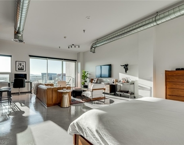 200 Hoover Avenue - Photo Thumbnail 15