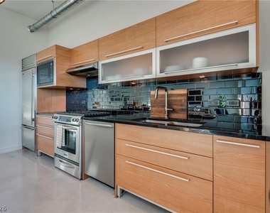 200 Hoover Avenue - Photo Thumbnail 10