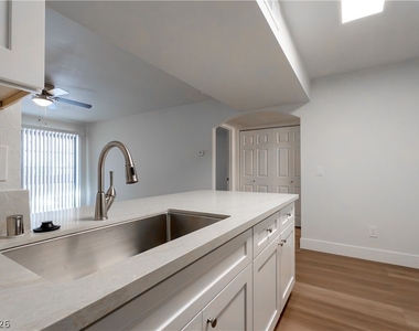 5158 S Jones Boulevard - Photo Thumbnail 14