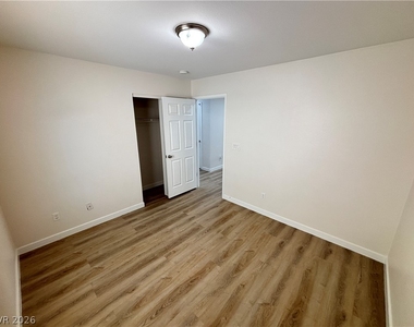 1729 Ronzard Avenue - Photo Thumbnail 19