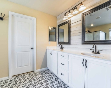 3220 Mist Effect Avenue - Photo Thumbnail 15