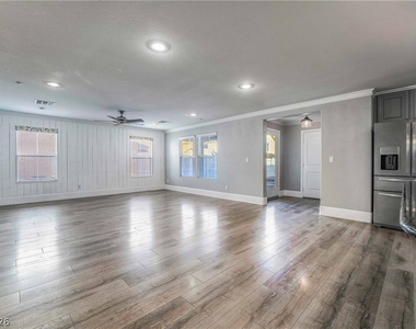 3220 Mist Effect Avenue - Photo Thumbnail 4