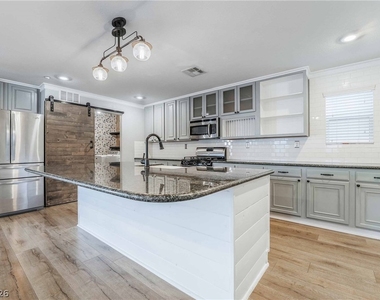 3220 Mist Effect Avenue - Photo Thumbnail 5
