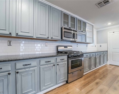 3220 Mist Effect Avenue - Photo Thumbnail 6