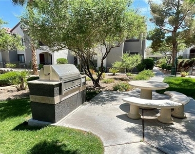 950 Seven Hills Drive - Photo Thumbnail 15